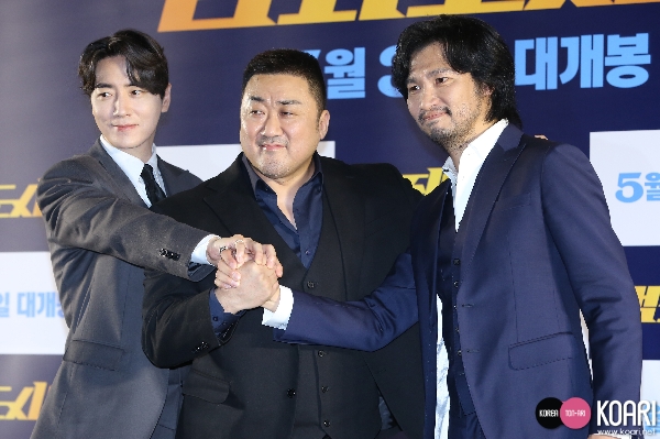 マ・ドンソク、イ・ジュニョク、青木崇高