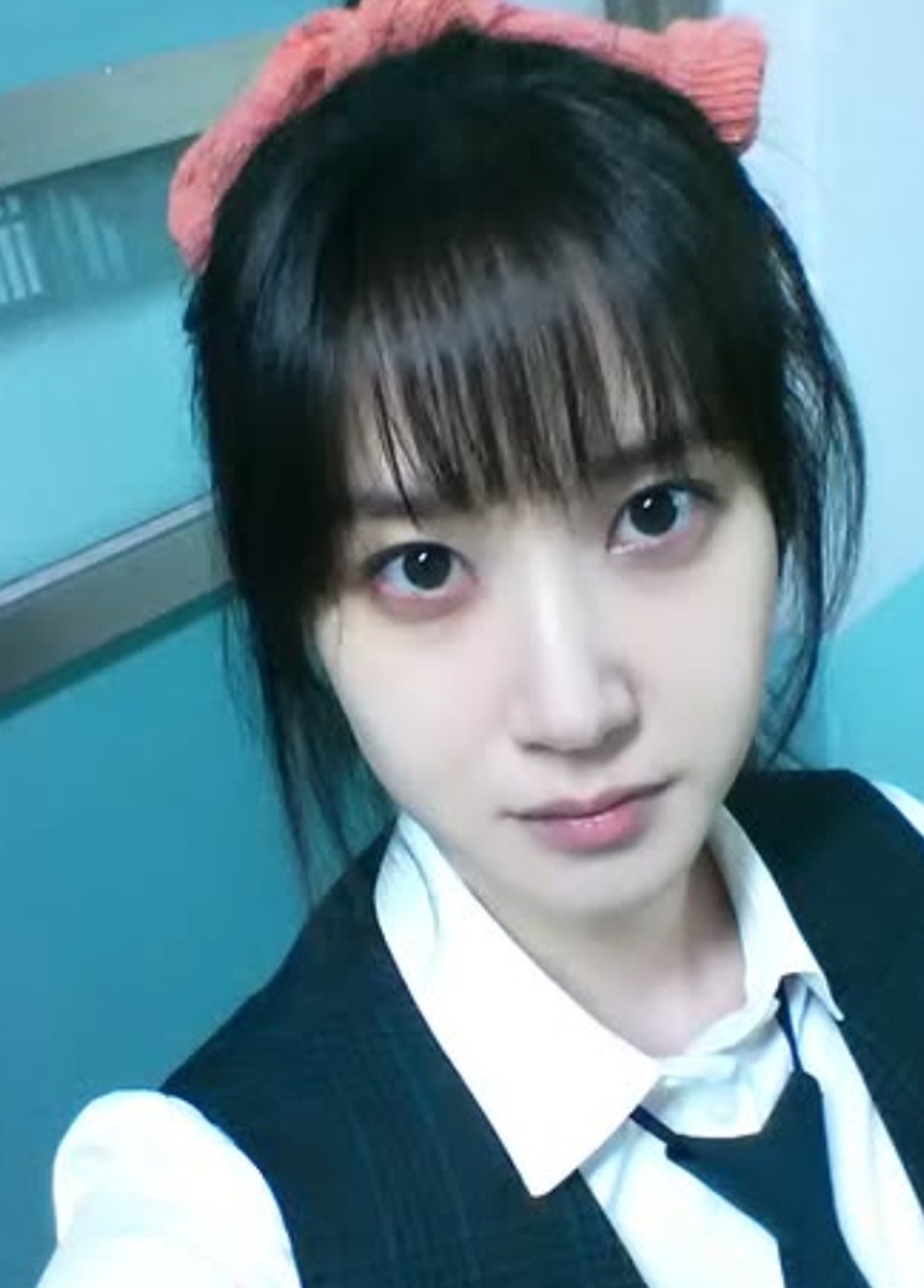 パク・ウンビン制服姿1